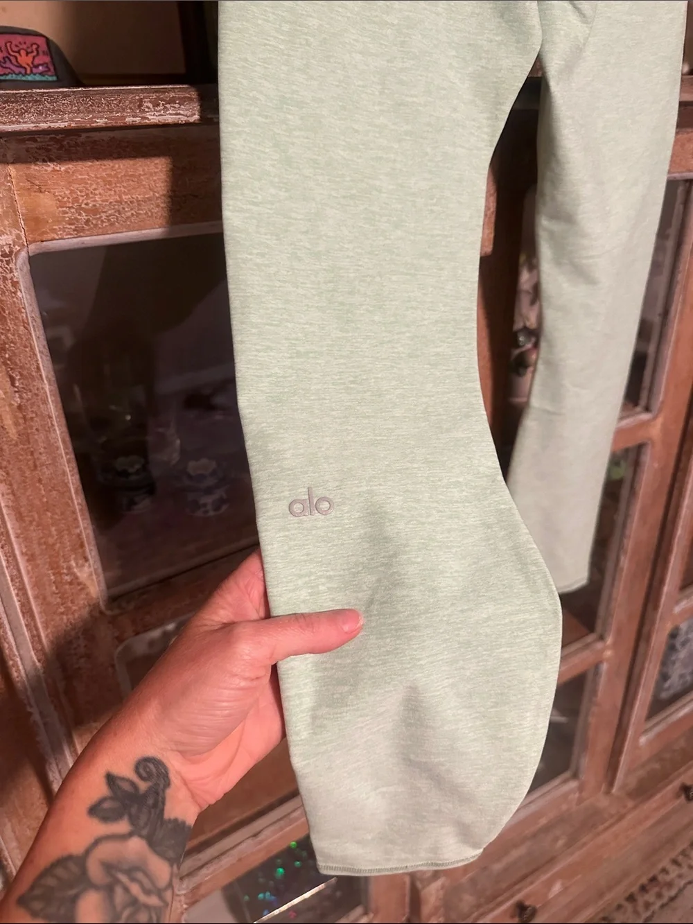 ALO Yoga Mint Green Leggings - Seamless Active Bottoms - Picture 2 of 5